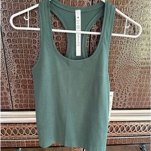 Lululemon size 2 swiftly tank race length